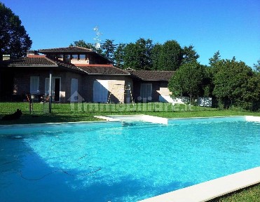 Villa plurifamiliare via Trento 36, Cassano Magnago