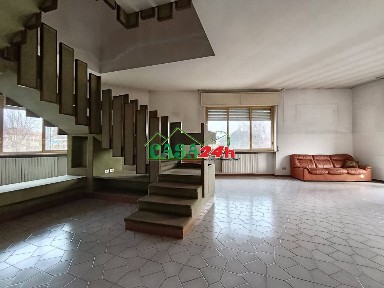 Appartamento in villa via Stazione, Centro, Cislago