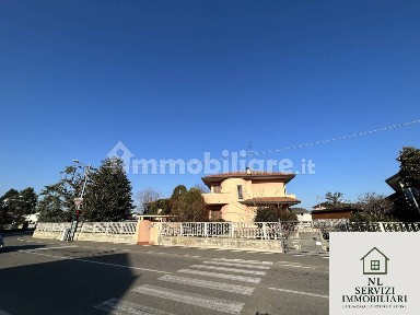 Villa unifamiliare via 4 Novembre, San Macario, Ferno