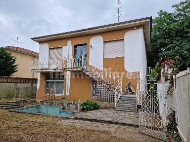 Terratetto unifamiliare via dei Gigli 15, Santissimi Apostoli, Busto Arsizio