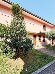 Villa bifamiliare via Brera, Uboldo