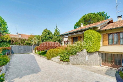 Villa unifamiliare, ottimo stato, 198 m², Saronno