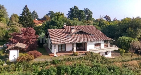 Villa unifamiliare via Padre Zocchi, Cardano al Campo