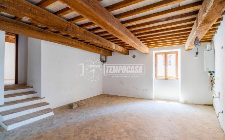 Terratetto unifamiliare frazione Valdiea, Camerino