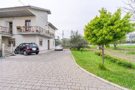 Terratetto unifamiliare Strada Statale Maceratese, Santa Maria Apparente, Zona Industriale, Civitanova Marche
