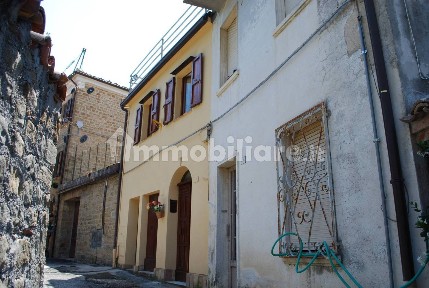 Terratetto unifamiliare via Brugiano 7, Centro, San Ginesio