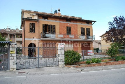 Terratetto unifamiliare via Giovanni XXIII 3, Centro, San Ginesio