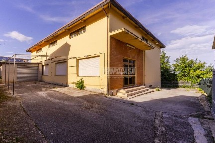 Terratetto unifamiliare 710 m², buono stato, Centro, Montecosaro