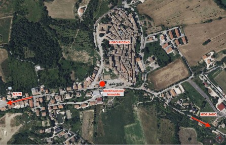 Loro Piceno, Viale della Vittoria, 9
