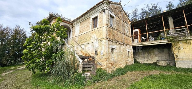Terratetto unifamiliare via Monte San Michele, Centro, Montecosaro