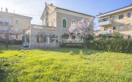 Terratetto unifamiliare 350 m², da ristrutturare, Porto Potenza Picena, Potenza Picena