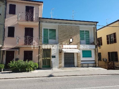 Terratetto unifamiliare viale Sant'Anna 51, Centro, Corridonia