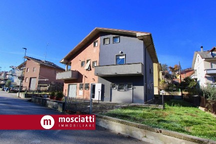 Castelraimondo, Via Monte Primo, 2