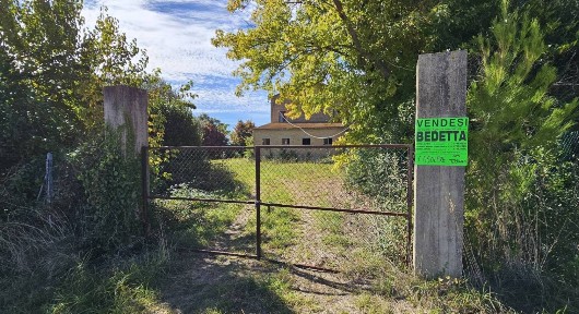 Montecosaro, Località Castellano