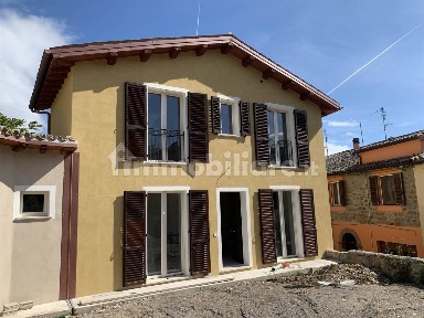 Terratetto unifamiliare 145 m², nuova, Camerino