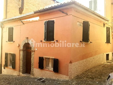 Terratetto unifamiliare 140 m², ottimo stato, Centro, Apiro