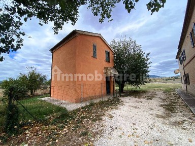 Treia, Contrada Berta, 25D