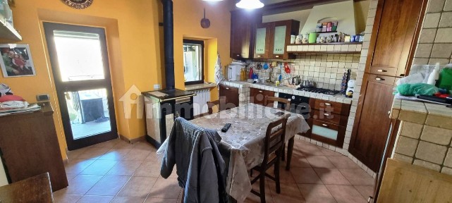 Terratetto unifamiliare 125 m², ottimo stato, San Severino Marche