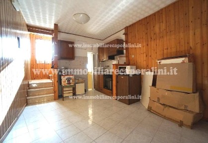 Terratetto unifamiliare 60 m², da ristrutturare, Montefano