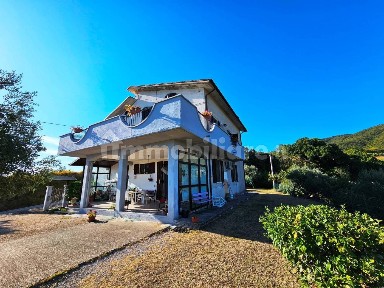 Terratetto unifamiliare 362 m², buono stato, San Severino Marche