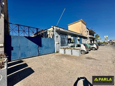 Capannone in Affitto