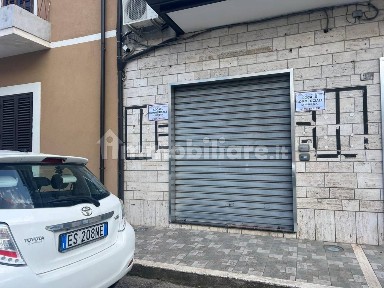 Attività commerciale con laboratorio in Affitto