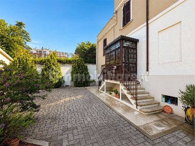 Villa unifamiliare largo Marina, 15, Centro, Ostra