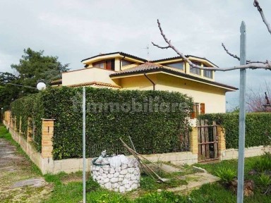 Villa all'asta via del Tesoro, 29, Falconara Marittima
