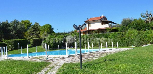 Villa unifamiliare via dei Tigli, Svarchi, Numana