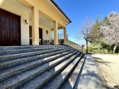 Villa bifamiliare via Capriola, Cupramontana