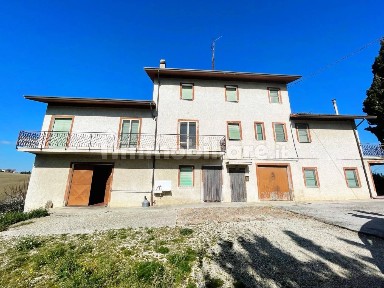 Villa bifamiliare via Collina, Monsano