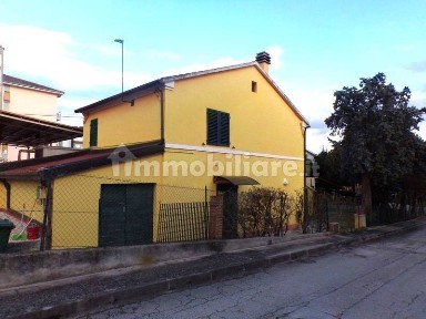 Villa unifamiliare via Alcide De Gasperi 32, Centro, Montemarciano