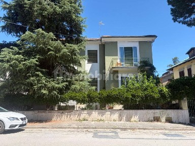 Villa bifamiliare via Antonio Gramsci, Via Gramsci, Jesi