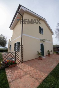 Villa unifamiliare, ottimo stato, 270 m², Svarchi, Numana