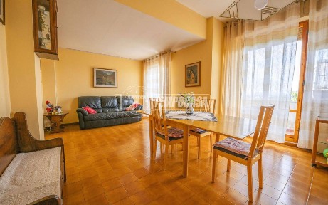 Villa bifamiliare viale Italia, Centro, Montemarciano