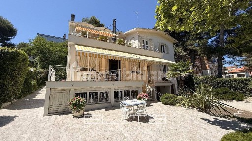 Villa unifamiliare via Giacomo Matteotti 37, Centro, Falconara Marittima