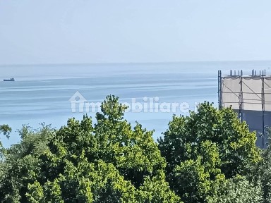 Villa bifamiliare, da ristrutturare, 404 m², Centro, Falconara Marittima