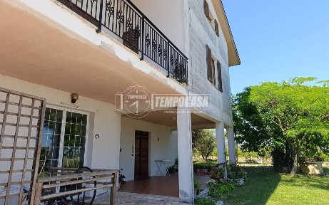 Villa bifamiliare, da ristrutturare, 330 m², San Paolo di Jesi