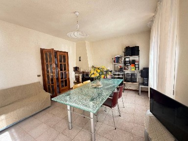 Villa bifamiliare, buono stato, 207 m², Via Roma - Asse Sud, Jesi