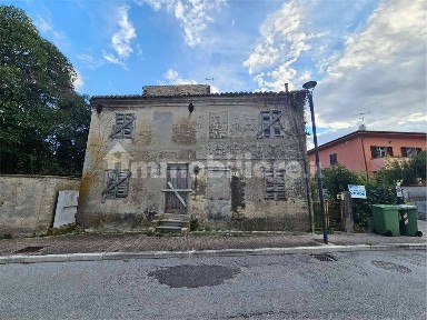 Villa unifamiliare via San Pietro, 6, Centro, Montemarciano
