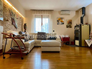 Villa plurifamiliare, ottimo stato, 750 m², Piane, Camerata Picena
