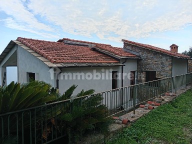 Villa a schiera Strada Civezza, Poggi, Imperia