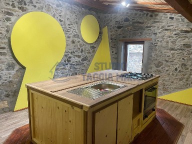 Villa a schiera via Emanuelli, Centro, Molini di Triora
