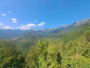 Villa a schiera via IV Novembre, Andagna, Molini di Triora