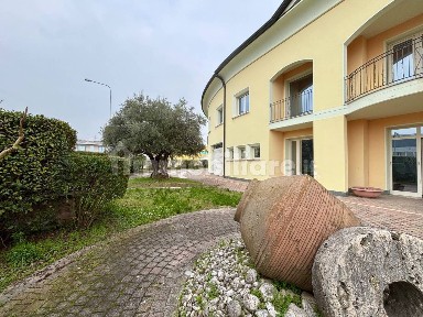 Capannone in Vendita