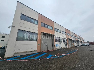 Capannone in Vendita