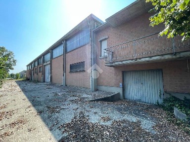Capannone in Vendita