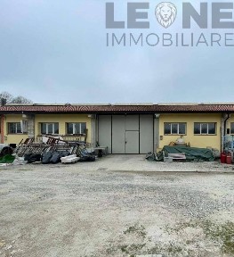 Capannone in Vendita
