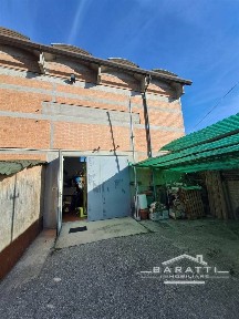 Capannone in Vendita