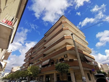 Caserta, Lincoln, Via Giulio Antonio Acquaviva